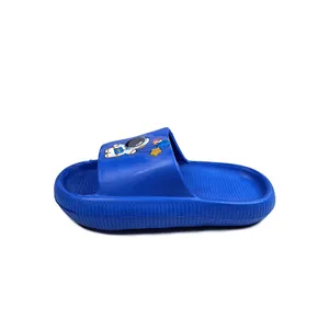 دمپایی پسرانه مدل چیکا فضانورد 06