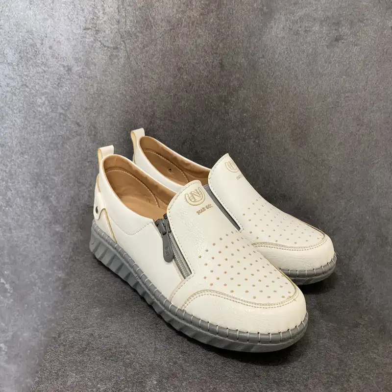 کفش طبی زنانه مدل نازگل کد 02