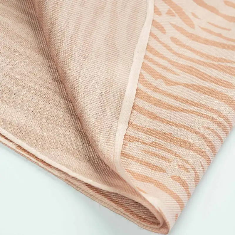 شال زنانه جوتی جینز مدل ببری کد 61 رنگ گلبهی