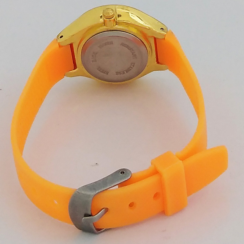 ساعت مچی عقربه ای دخترانه مدل بندسیلیکونی اسپرت رنگی کد VIOLET 1 ساعت مچی عقربه ای دخترانه مدل بندسیلیکونی اسپرت رنگی کد VIOLET 1