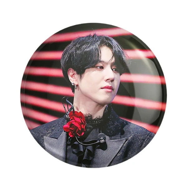 مگنت خندالو طرح یوگیوم گروه گات سون GOT7 کد 11667