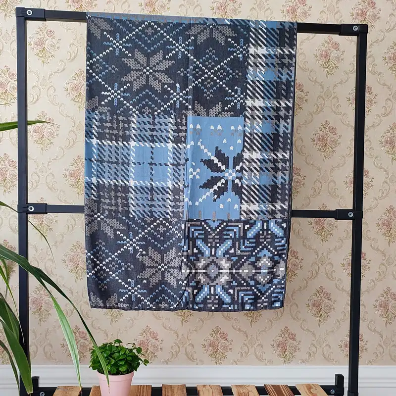 روسری زنانه مدل نخی جناغی کد 300