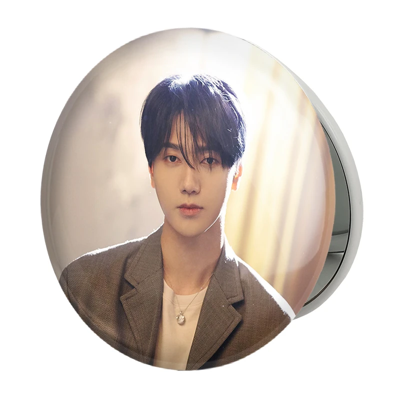 آینه جیبی خندالو طرح یسونگ گروه سوپر جونیور  Super Junior مدل تاشو کد 12170 