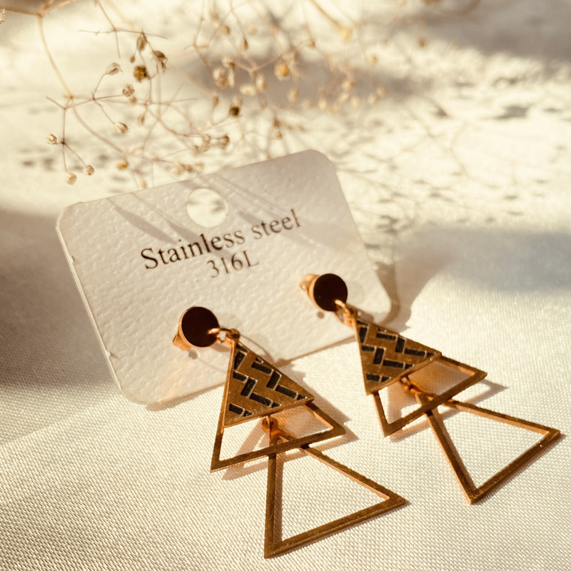 گوشواره زنانه مدل مثلثی گوشواره زنانه مدل مثلثی