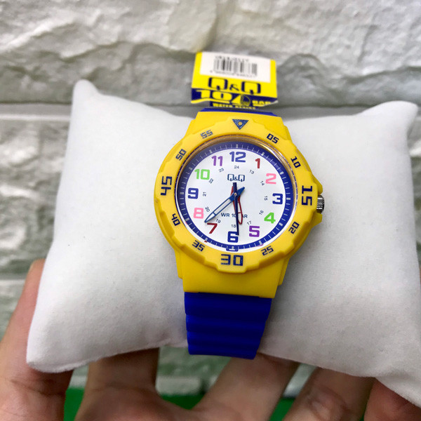 ساعت مچی عقربه ای کیو اند کیو مدل VR19J011Y