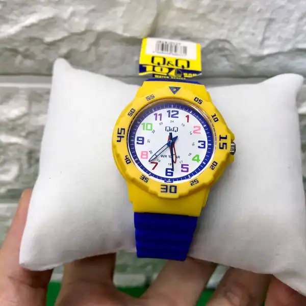 ساعت مچی عقربه ای کیو اند کیو مدل VR19J011Y