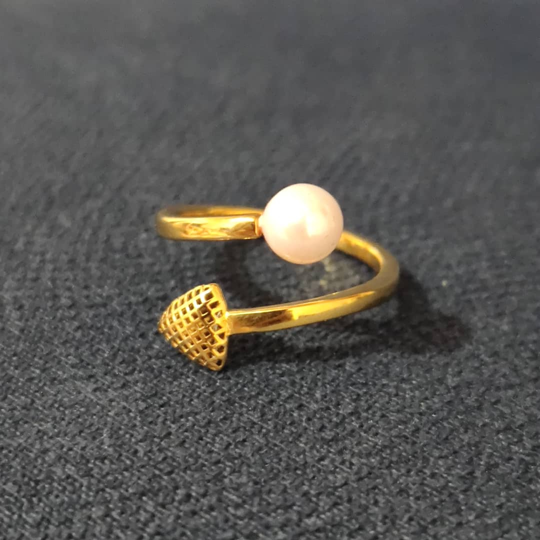  انگشتر طلا 18 عیار زنانه قیراط طرح مثلث کد GH303