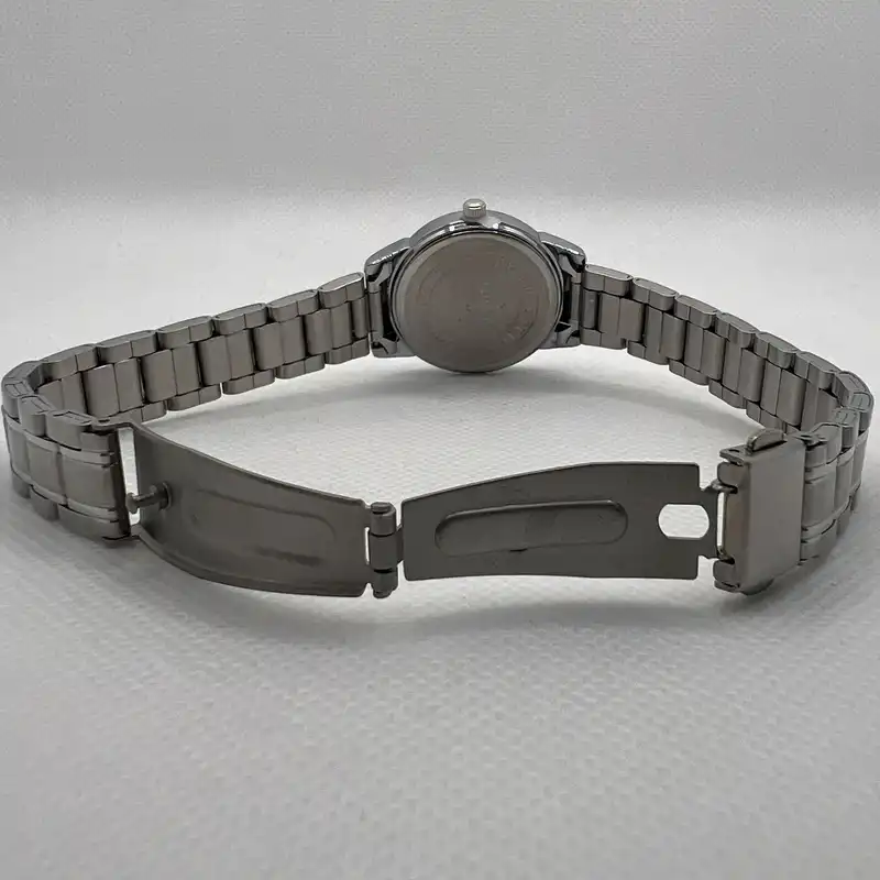 ساعت مچی عقربه ای زنانه اوماکس مدل OJSB004I004