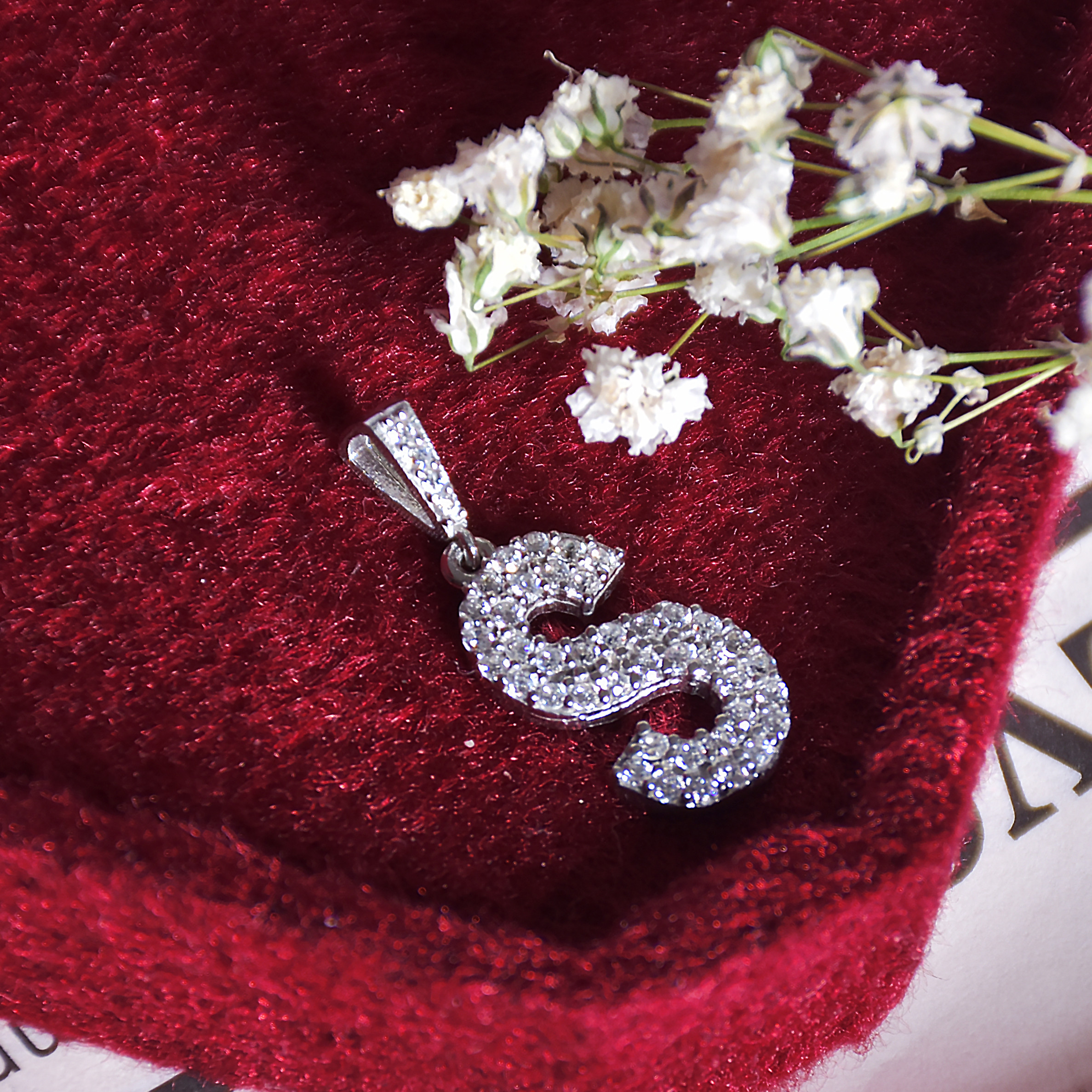 آویز گردنبند نقره زنانه نقره جات لطفی مدل حرف S کد PAR.S آویز گردنبند نقره زنانه نقره جات لطفی مدل حرف S کد PAR.S