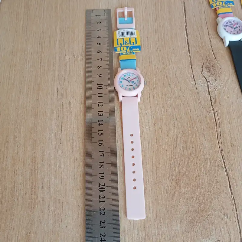 ساعت مچی عقربه ای بچگانه کیو اند کیو مدل VP34J062Y-23