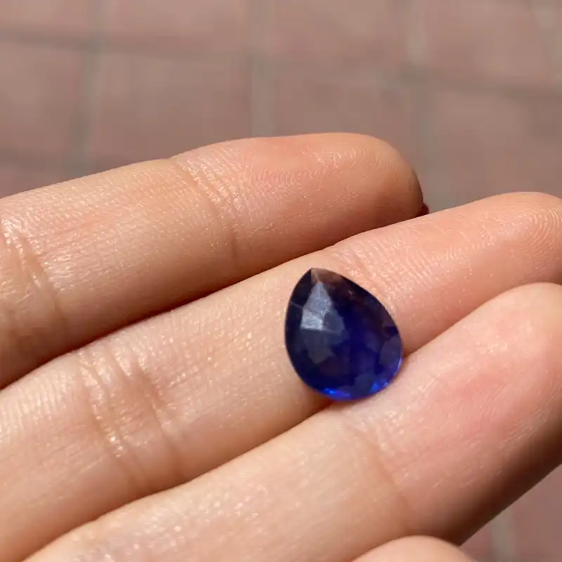 سنگ یاقوت مدل اشکی کد 8