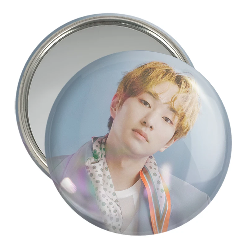 آینه جیبی خندالو مدل اونیو گروه شاینی Shinee  کد 21314