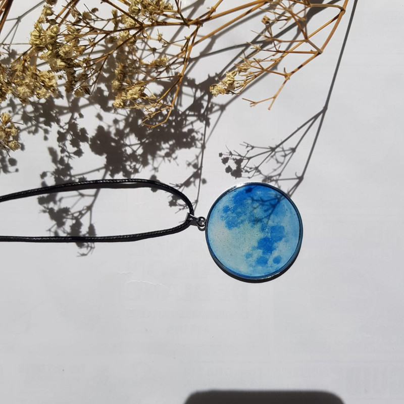 گردنبند دخترانه مدل رزینی ماه گردنبند دخترانه مدل رزینی ماه