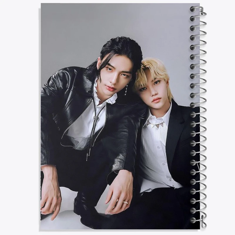 دفتر ژورنال نویسی 50 برگ خندالو مدل نقطه ای طرح هیونجین و فلیکس گروه استری کیدز Stray Kids کد 11868