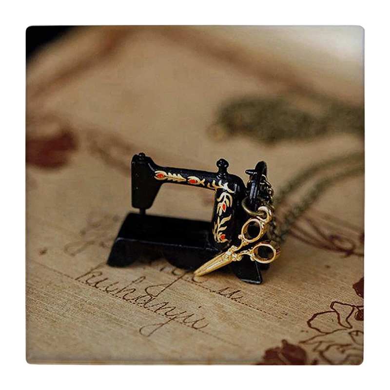 زیر لیوانی  طرح ماکت چرخ خیاطی کد    4818890_3665