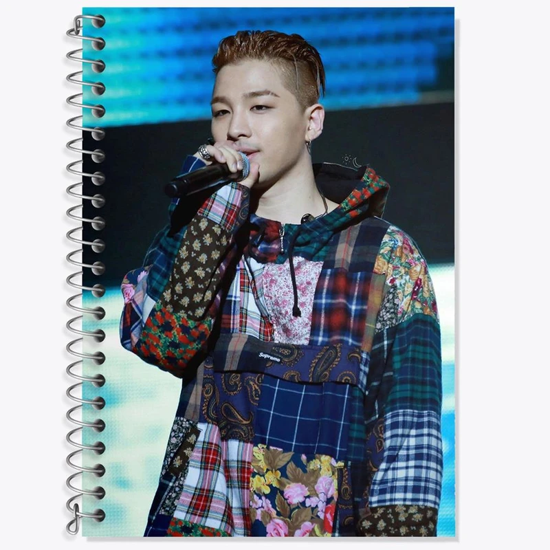 دفتر زبان 50 برگ خندالو مدل دو خط طرح ته یانگ گروه بیگ بنگ BIGBANG کد 12572