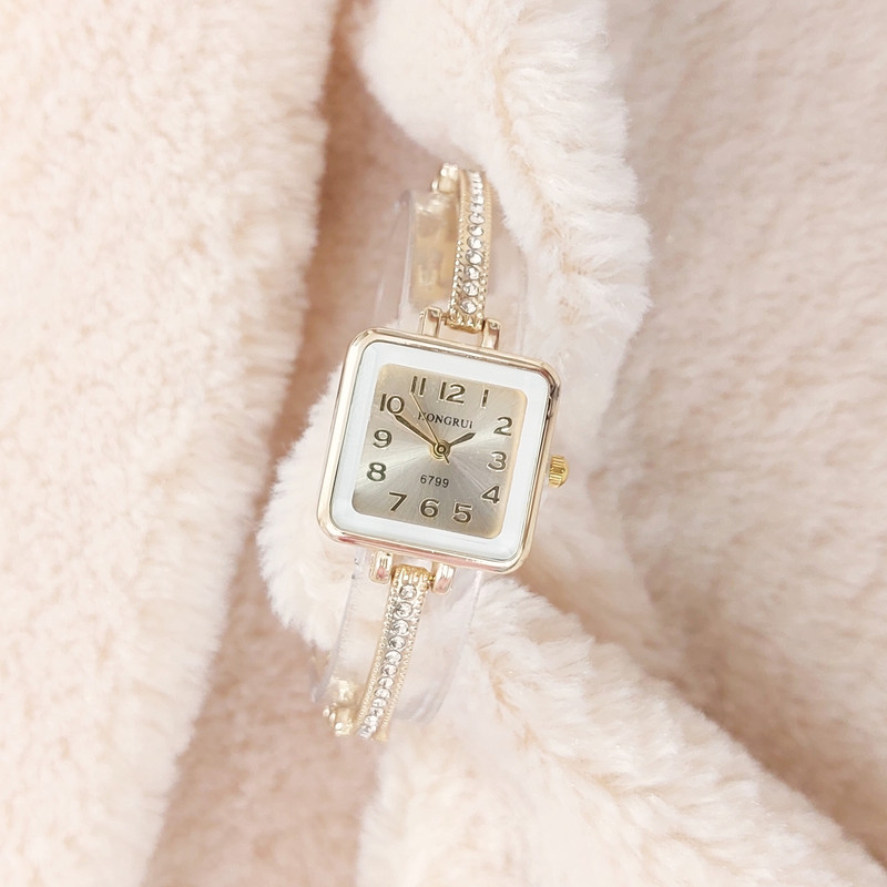 ساعت مچی عقربه ای زنانه مدل هانگروی مدل دستبندی ظریف نگین دار ساعت مچی عقربه ای زنانه مدل هانگروی مدل دستبندی ظریف نگین دار