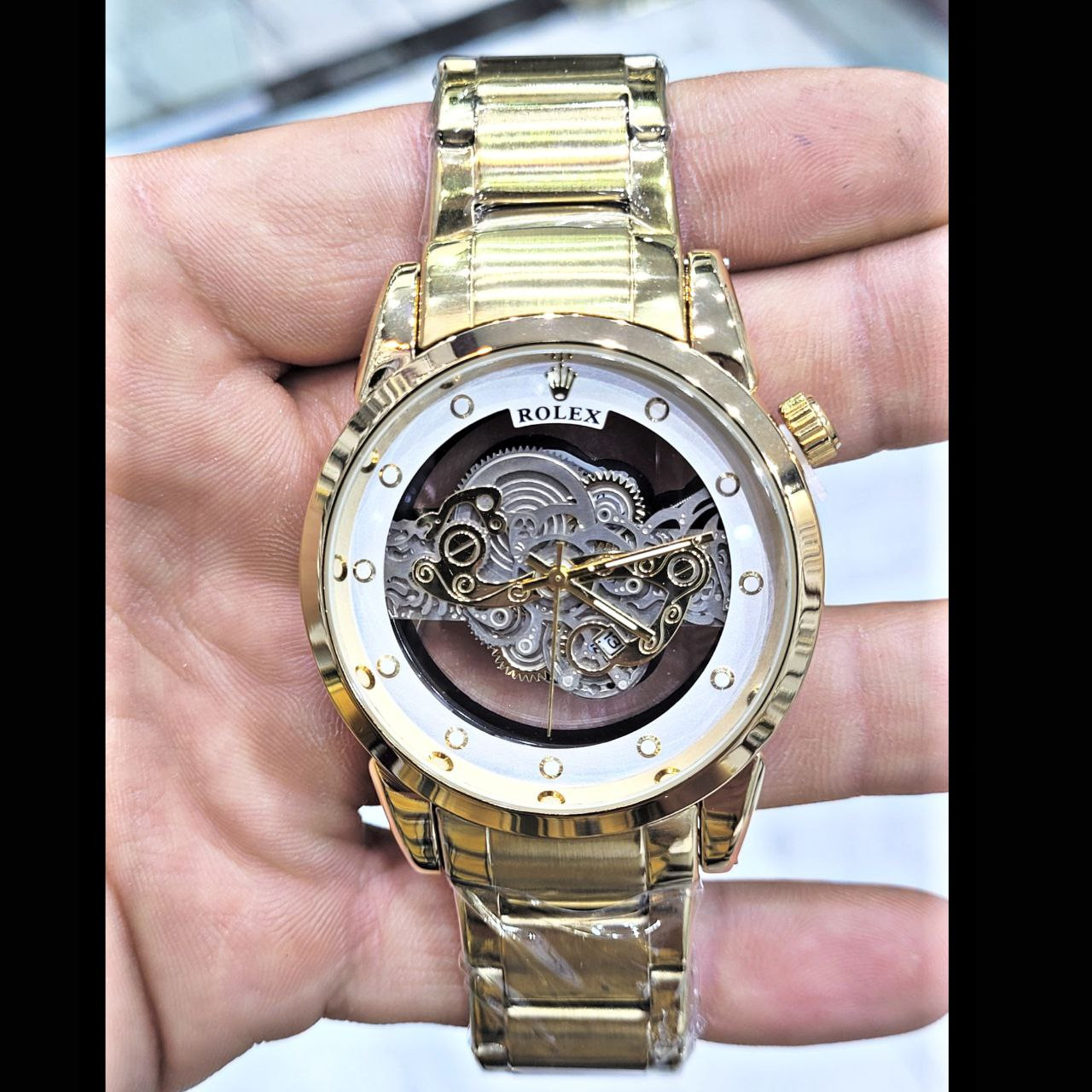 ساعت مچی عقربه‌ای مردانه  مدل پشت شیشه ای موتور پیدا