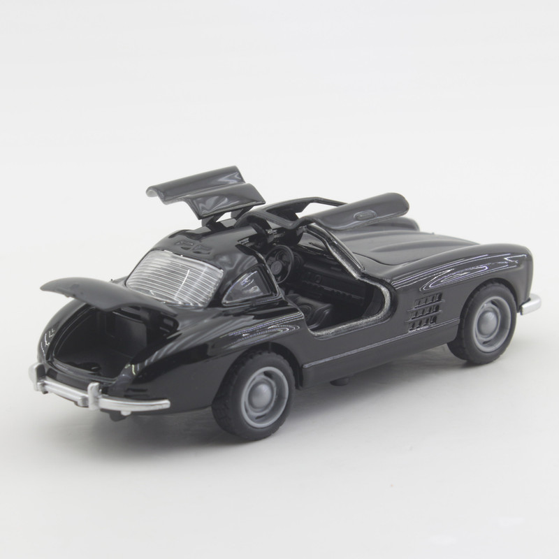 ماشین بازی مدل مرسدس بنز کد 0777