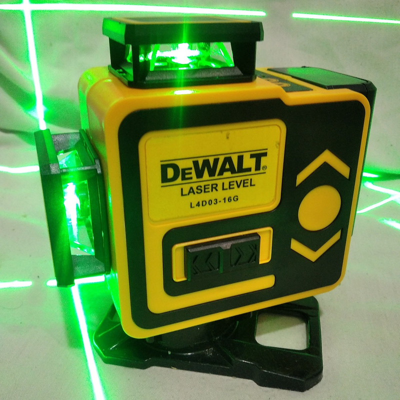 تراز لیزری دیوالت مدل L4D03-16G تراز لیزری دیوالت مدل L4D03-16G