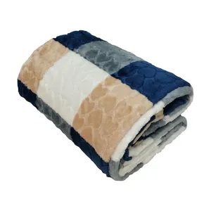 پتو مسافرتی 2 نفر مدل برجسته طرح قلبی کد HRT240  سایز 240x220 سانتی‌متر