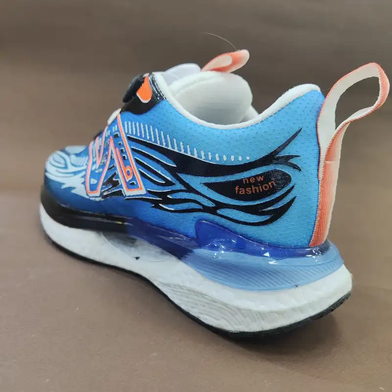 کفش پیاده روی مدل 2025 N دیسکی