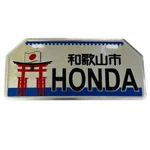 پلاک تزیینی موتور سیکلت وارون مدل A-107-HNDA-SLVR