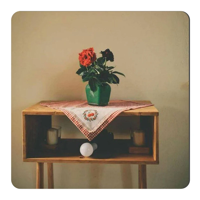 	 مگنت طرح میز و گلدان قدیمی کد wmg2461