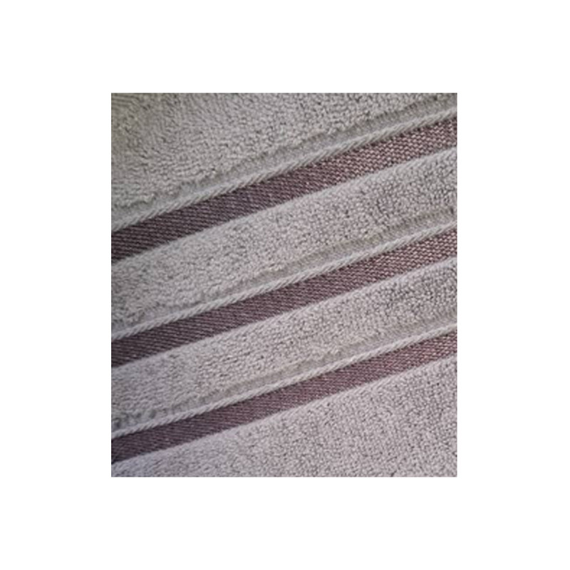 حوله دستی برق لامع طرح تینا سایز 80*50 سانتی متر