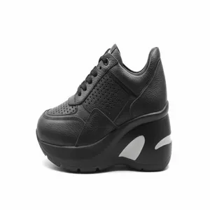 کفش طبی زنانه مدل اسپرت لژ بلند چرم