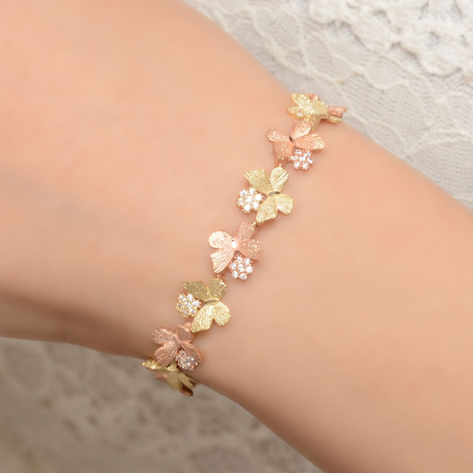 دستبند طلا 18 عیار زنانه طلای مستجابی مدل گل و پروانه کد 67155 -  - 2