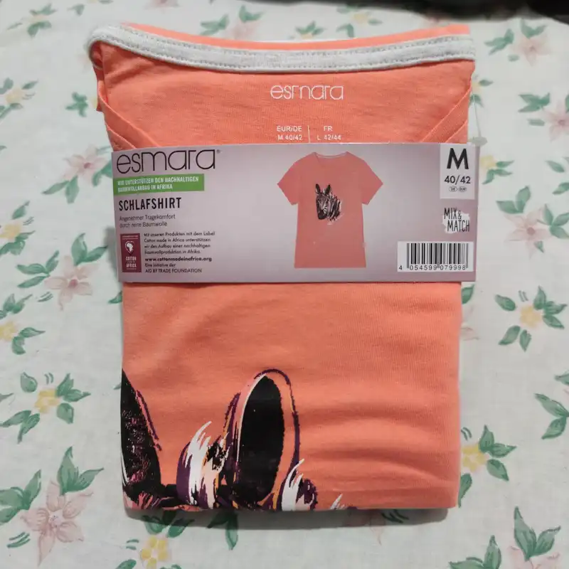 تی شرت آستین کوتاه زنانه اسمارا مدل LS336