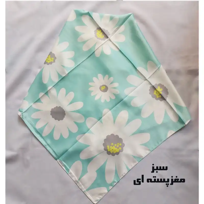 روسری زنانه طرح گل بابونه