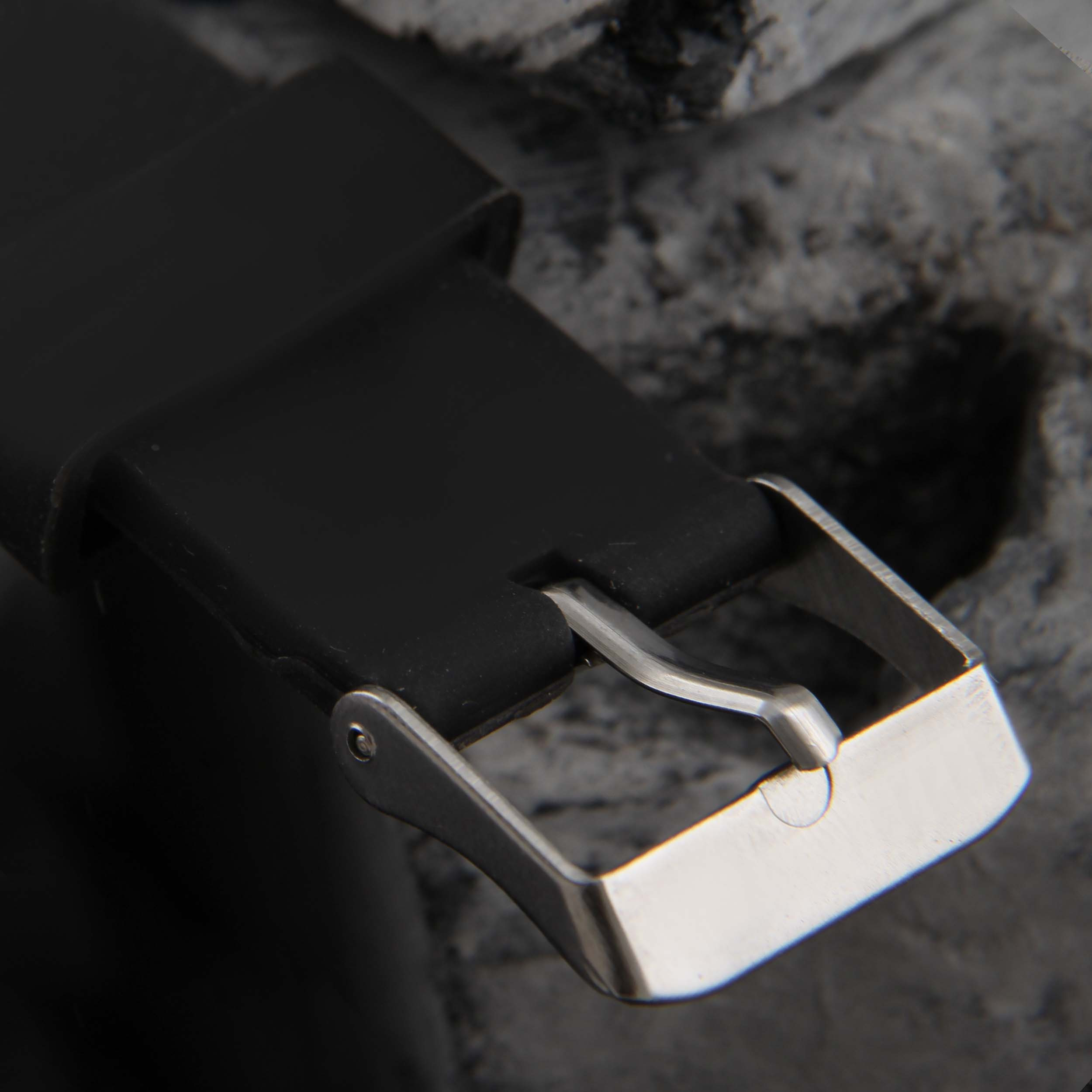 ساعت مچی دیجیتال زنانه  بند سیلیکونی نگین دار کد WHW_281