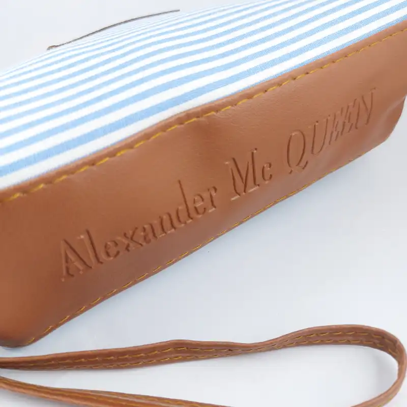 کیف لوازم آرایش زنانه الکساندر مک کویین مدل PRO