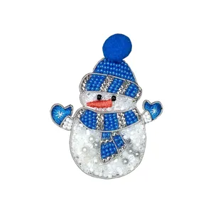 گل سینه زنانه مدل آدم برفی 5082