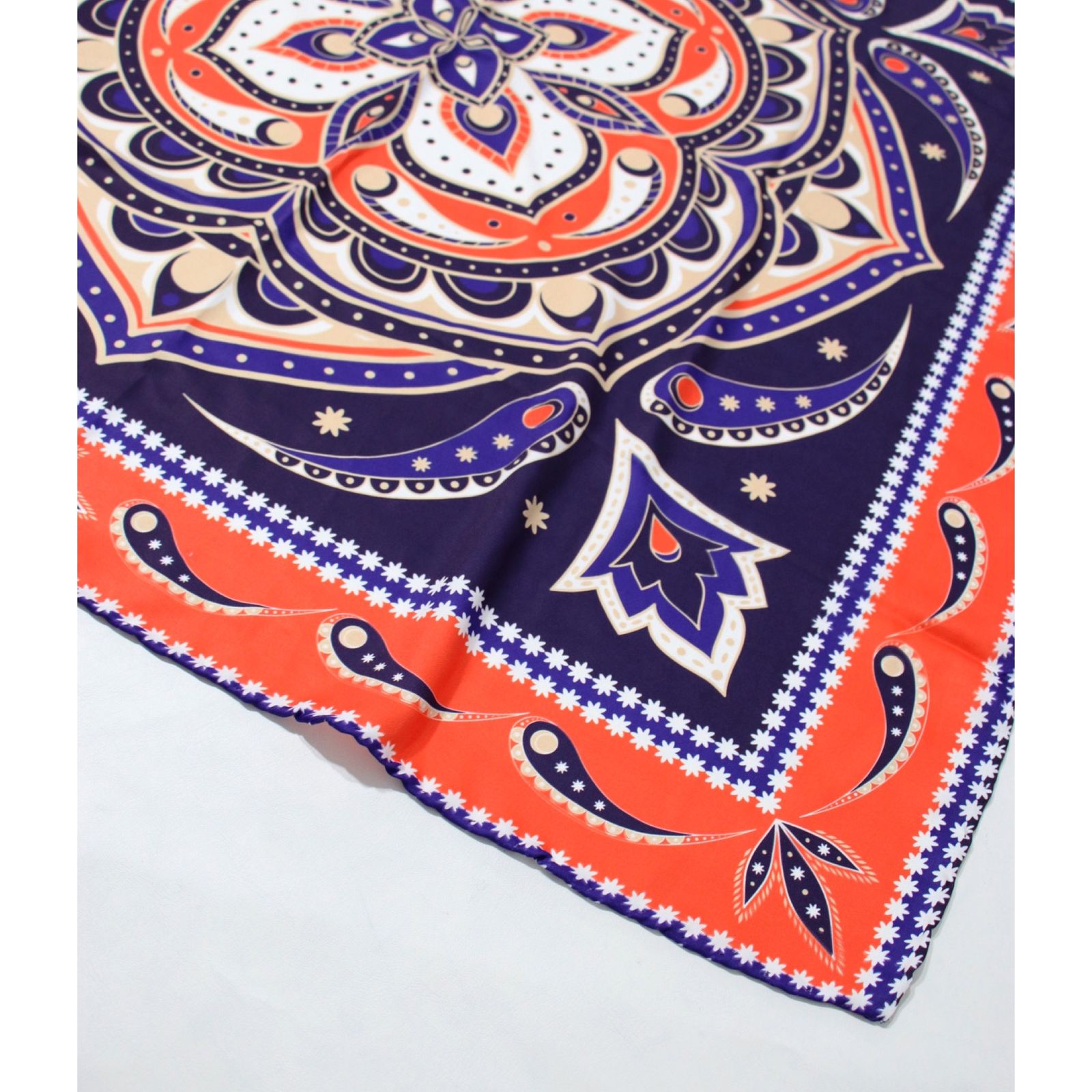 روسری زنانه مدل ابریشم توییل قواره 90 طرح بته جقه کد ana-2931 -  - 18