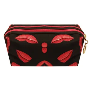 کیف لوازم آرایش زنانه مدل لب کد 777