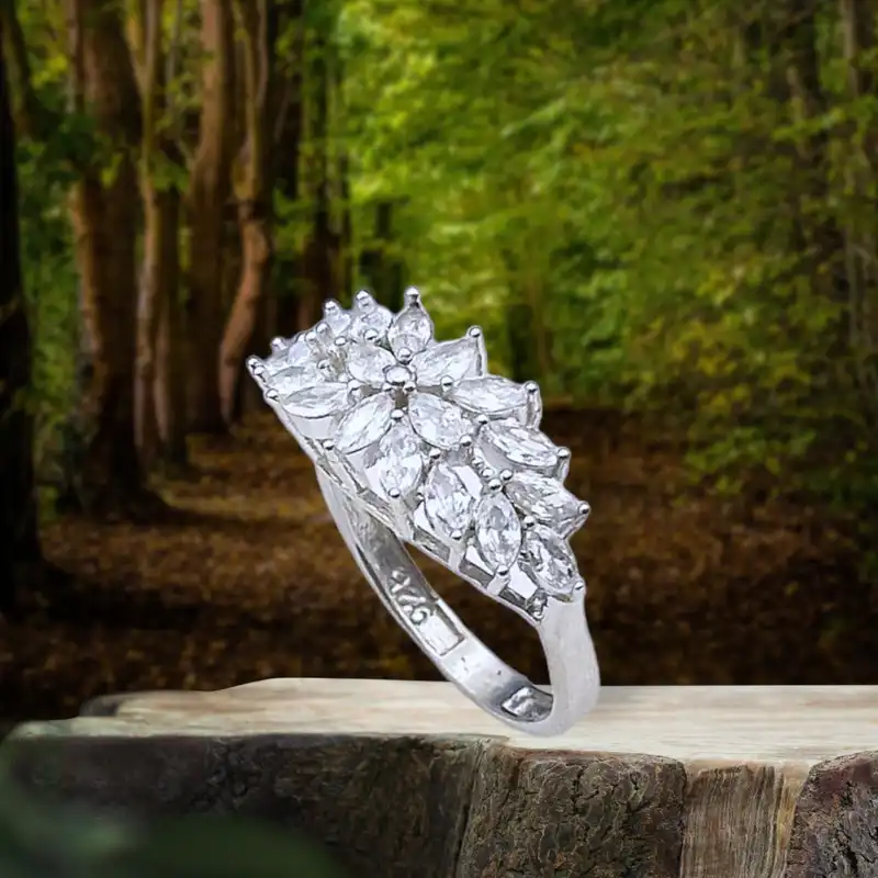 انگشتر نقره زنانه مدل باگت دار کد NSH-103