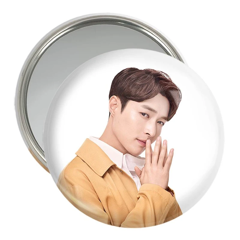 آینه جیبی خندالو مدل لی گروه اکسو EXO  کد 13434