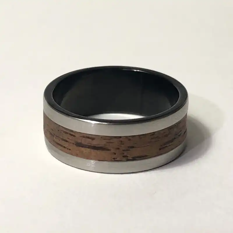 انگشتر سورئال دیزاین مدل چوب گردو