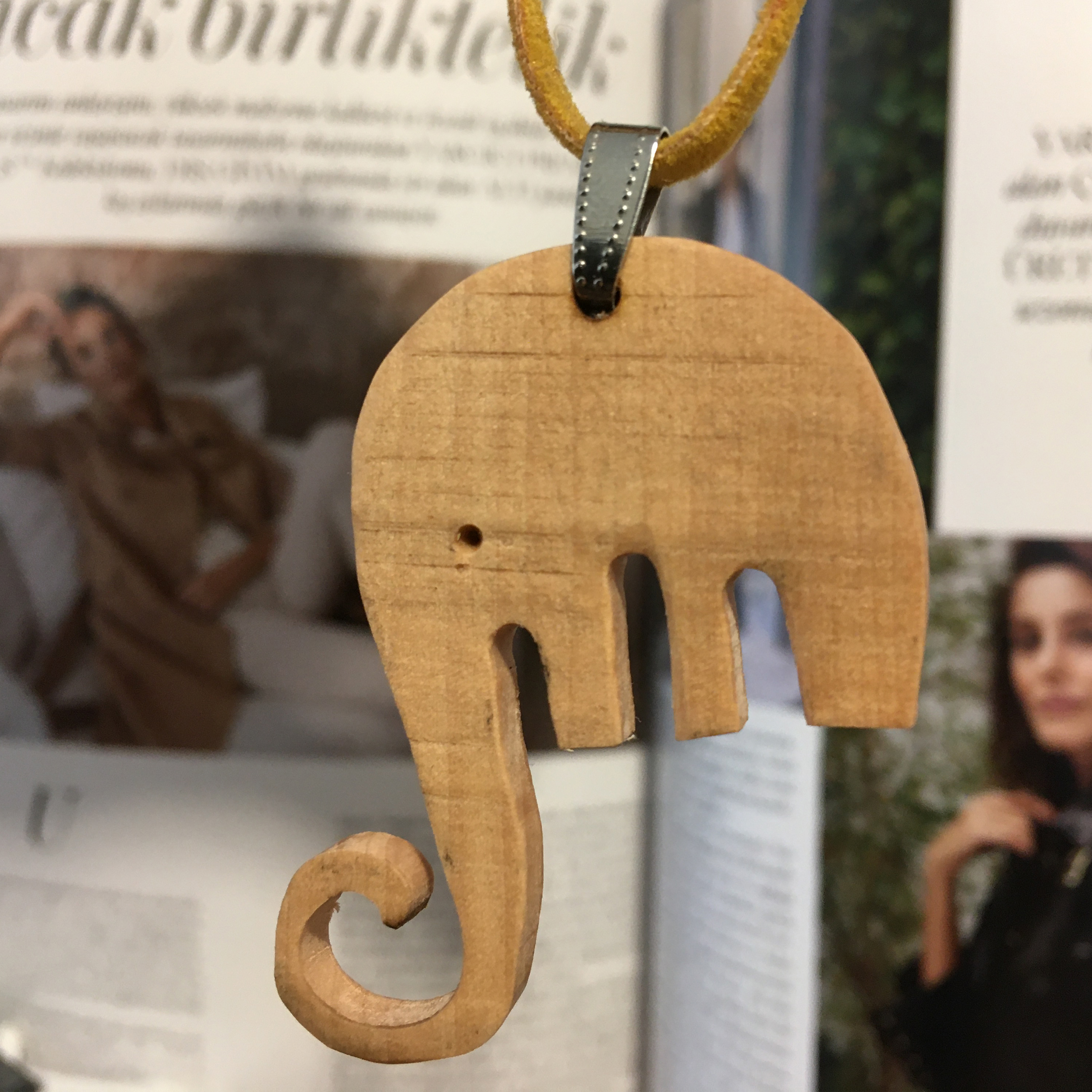 گردنبند دست ساز زنانه مدل فیل کوچولو