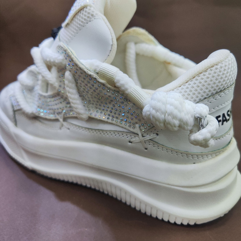 کفش روزمره زنانه مدل 2025