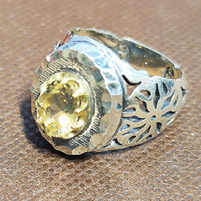 انگشتر نقره مردانه مدل سنگ سیترین کد 550 انگشتر نقره مردانه مدل سنگ سیترین کد 550