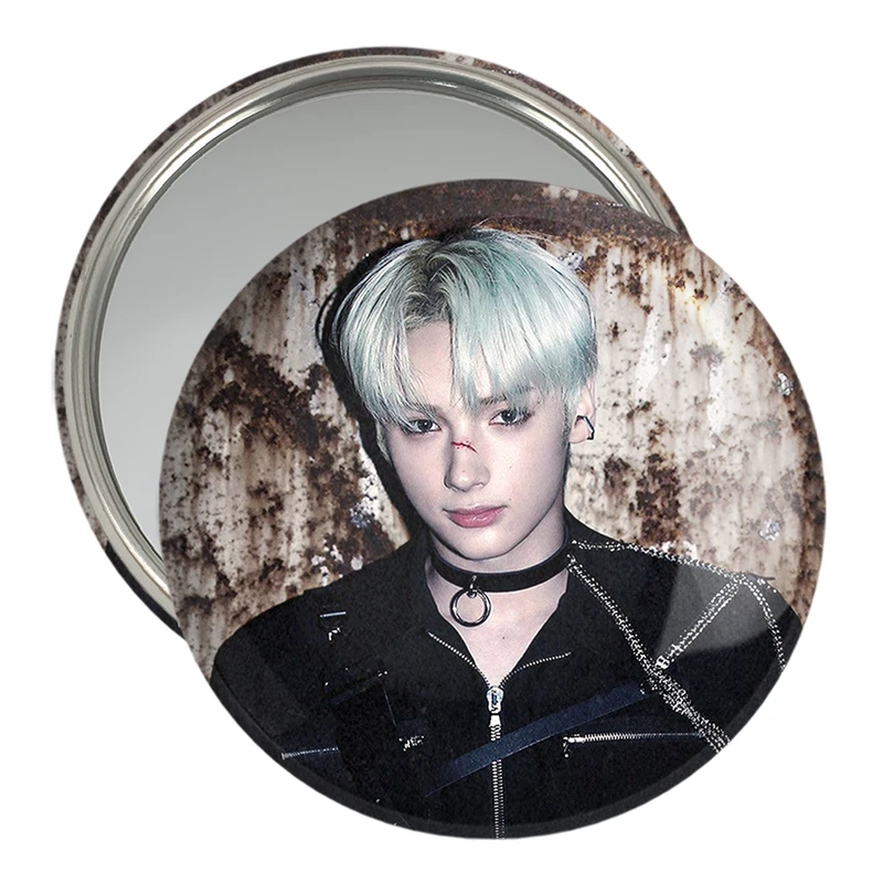 آینه جیبی خندالو مدل هیونینگ کای گروه تی اکس تی TXT  کد 19997