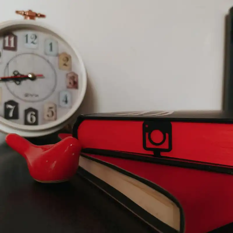 نشانگر کتاب مدل اینستاگرام