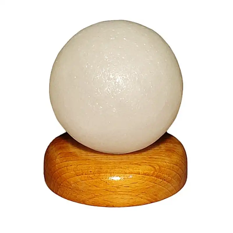 آباژور سنگ نمک مدل گـوی مـیـنیـاتـوری طـرح پـایـه چـوبـی کد 426