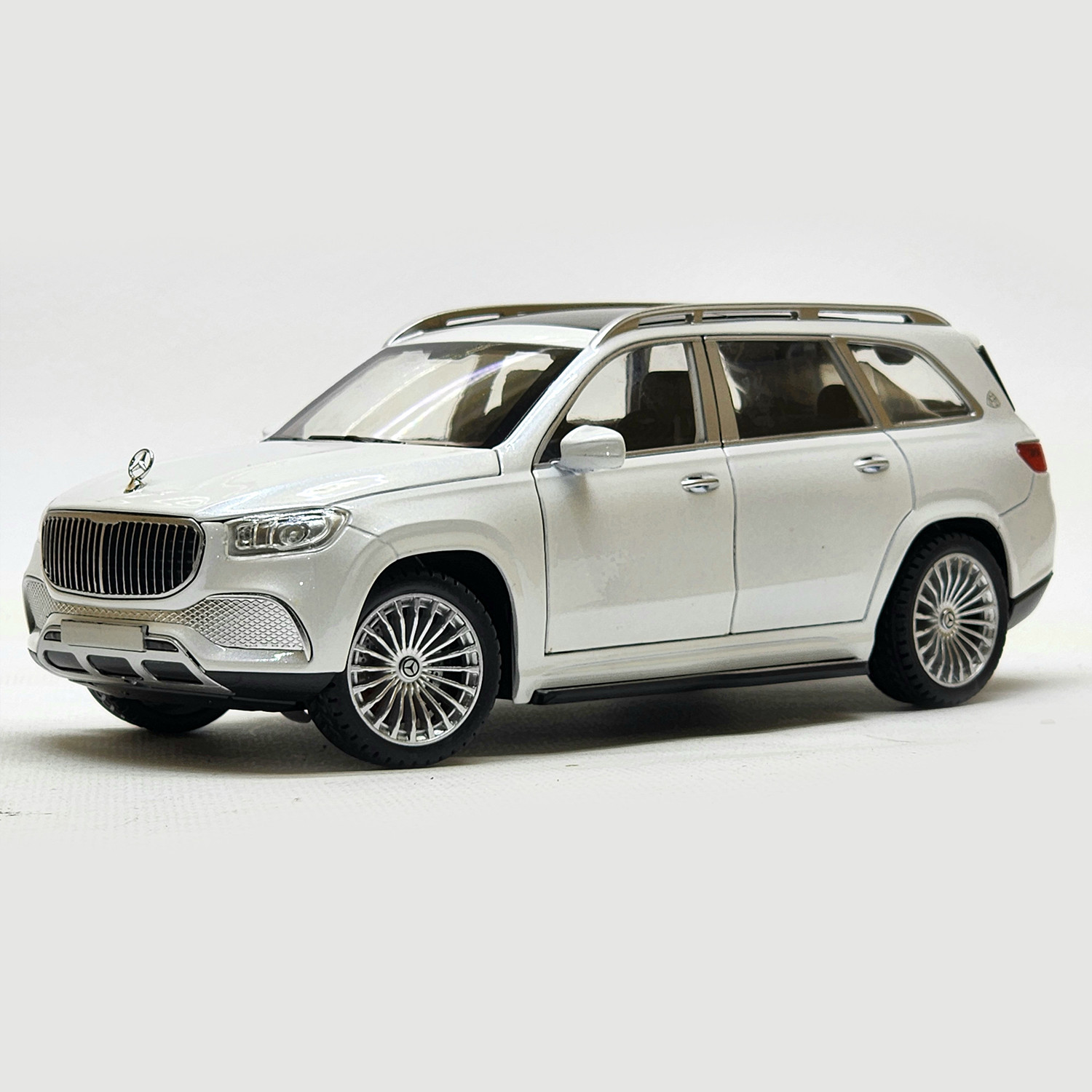 ماشین بازی طرح بنز میباخ کد gls600