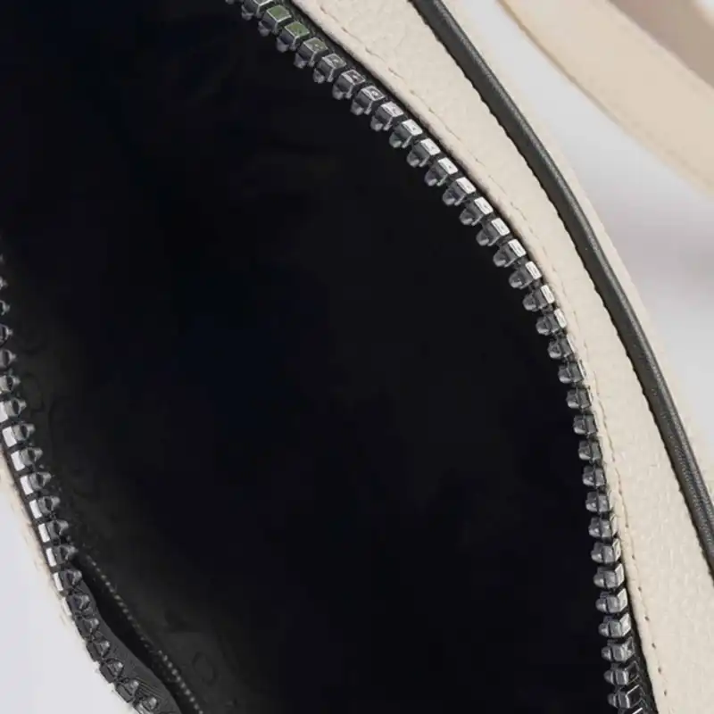 کیف دوشی زنانه مدل MDSS-CG1070