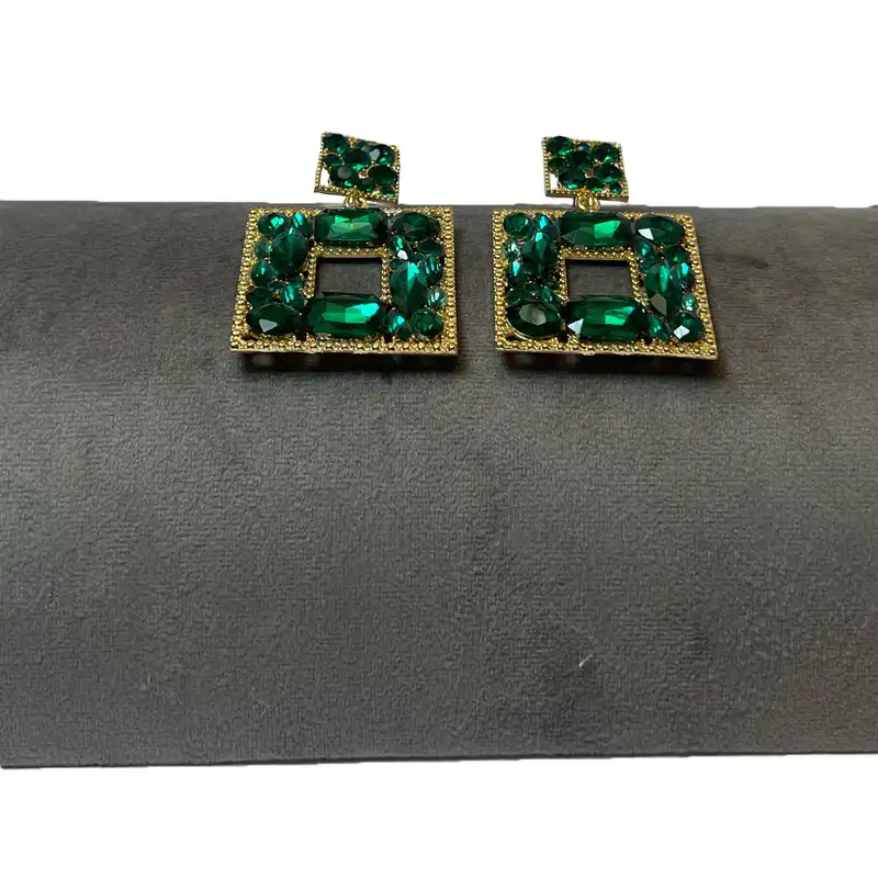 گوشواره زنانه مدل مربعی